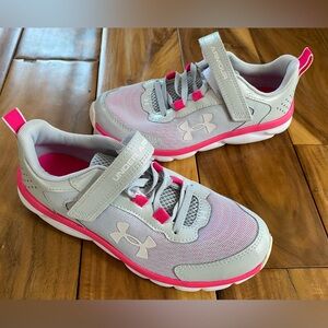 Under Armour Girl's Assert 9 Alternate Closure Pearl Running Shoes Size 3- NEW